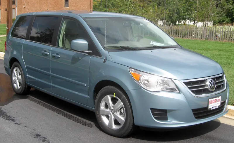VW Routan (7B)